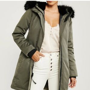 Abercrombie & Fitch Ultra Technical Parka - Olive